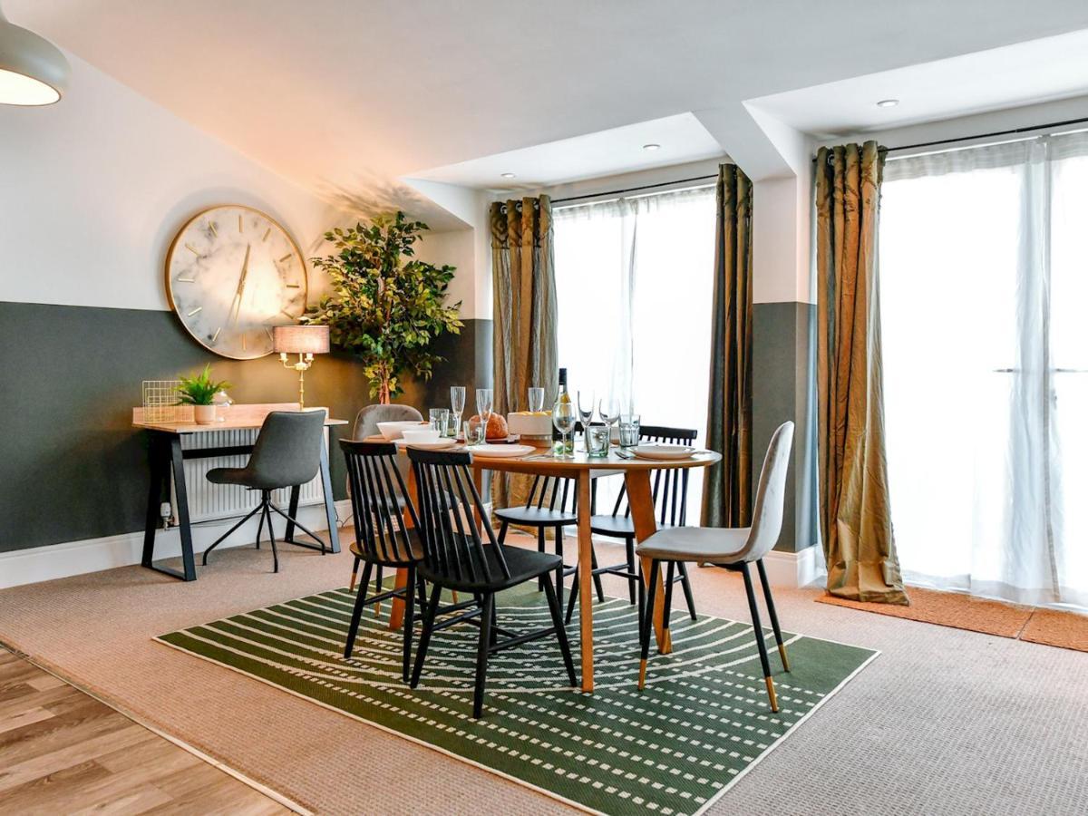 Pass The Keys Perfectly Located Stylish 2 Bed Home With Parking Newport  Zewnętrze zdjęcie