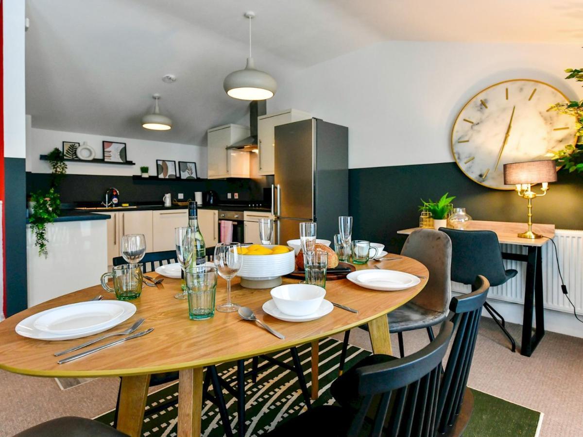 Pass The Keys Perfectly Located Stylish 2 Bed Home With Parking Newport  Zewnętrze zdjęcie